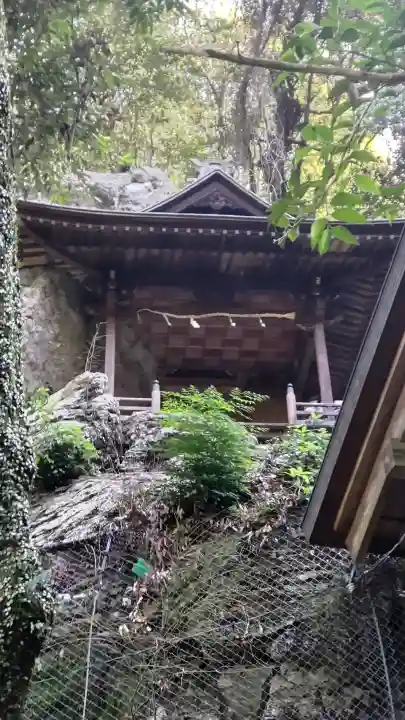 天照大神高座神社の{uncategorized: "未分類", other: "その他", undefined: "問題あり", building: "その他建物", grave: "お墓", sacred_gate: "鳥居", guardian: "狛犬", statue: "像", buddha: "仏像", history: "歴史", nature: "自然", garden: "庭園", animal: "動物", pagoda: "塔", temizu: "手水舎", mountain_gate: "山門・神門", sanctuary: "本殿・本堂", subordinate: "末社・摂社", art: "芸術", scenery: "景色", jizo: "地蔵", ema: "絵馬", goshuin: "御朱印", omikuji: "おみくじ", items: "授与品その他", amulet: "お守り", goshuincho: "御朱印帳", eats: "食事", festival: "お祭り", votive_dance: "神楽", shichigosan: "七五三参", wedding: "結婚式", experience: "体験その他", initially: "初詣", around: "周辺", anti_infection: "感染症対策"}