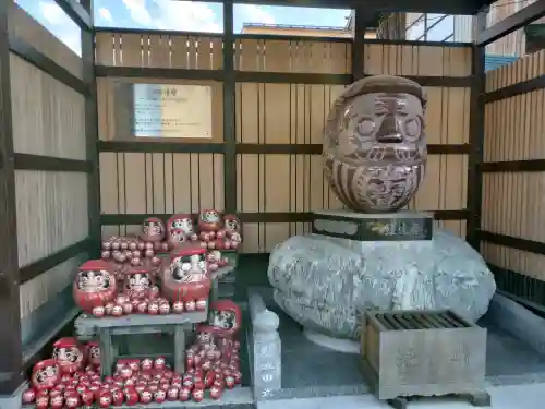 少林寺の{uncategorized: "未分類", other: "その他", undefined: "問題あり", building: "その他建物", grave: "お墓", sacred_gate: "鳥居", guardian: "狛犬", statue: "像", buddha: "仏像", history: "歴史", nature: "自然", garden: "庭園", animal: "動物", pagoda: "塔", temizu: "手水舎", mountain_gate: "山門・神門", sanctuary: "本殿・本堂", subordinate: "末社・摂社", art: "芸術", scenery: "景色", jizo: "地蔵", ema: "絵馬", goshuin: "御朱印", omikuji: "おみくじ", items: "授与品その他", amulet: "お守り", goshuincho: "御朱印帳", eats: "食事", festival: "お祭り", votive_dance: "神楽", shichigosan: "七五三参", wedding: "結婚式", experience: "体験その他", initially: "初詣", around: "周辺", anti_infection: "感染症対策"}