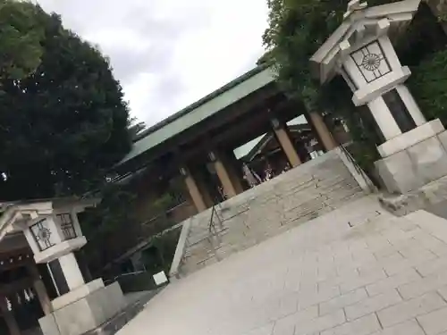 東郷神社の山門・神門
