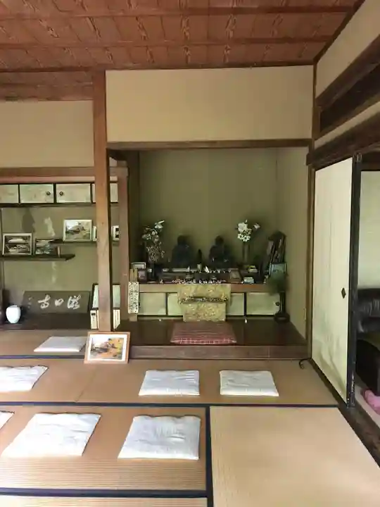 滝口寺の本殿・本堂
