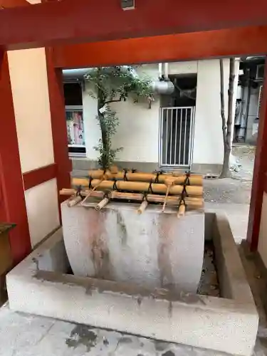 日本橋日枝神社の{uncategorized: "未分類", other: "その他", undefined: "問題あり", building: "その他建物", grave: "お墓", sacred_gate: "鳥居", guardian: "狛犬", statue: "像", buddha: "仏像", history: "歴史", nature: "自然", garden: "庭園", animal: "動物", pagoda: "塔", temizu: "手水舎", mountain_gate: "山門・神門", sanctuary: "本殿・本堂", subordinate: "末社・摂社", art: "芸術", scenery: "景色", jizo: "地蔵", ema: "絵馬", goshuin: "御朱印", omikuji: "おみくじ", items: "授与品その他", amulet: "お守り", goshuincho: "御朱印帳", eats: "食事", festival: "お祭り", votive_dance: "神楽", shichigosan: "七五三参", wedding: "結婚式", experience: "体験その他", initially: "初詣", around: "周辺", anti_infection: "感染症対策"}