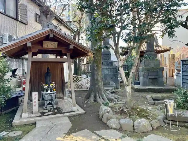 幸國寺の{uncategorized: "未分類", other: "その他", undefined: "問題あり", building: "その他建物", grave: "お墓", sacred_gate: "鳥居", guardian: "狛犬", statue: "像", buddha: "仏像", history: "歴史", nature: "自然", garden: "庭園", animal: "動物", pagoda: "塔", temizu: "手水舎", mountain_gate: "山門・神門", sanctuary: "本殿・本堂", subordinate: "末社・摂社", art: "芸術", scenery: "景色", jizo: "地蔵", ema: "絵馬", goshuin: "御朱印", omikuji: "おみくじ", items: "授与品その他", amulet: "お守り", goshuincho: "御朱印帳", eats: "食事", festival: "お祭り", votive_dance: "神楽", shichigosan: "七五三参", wedding: "結婚式", experience: "体験その他", initially: "初詣", around: "周辺", anti_infection: "感染症対策"}