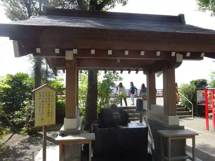多摩川浅間神社の手水舎