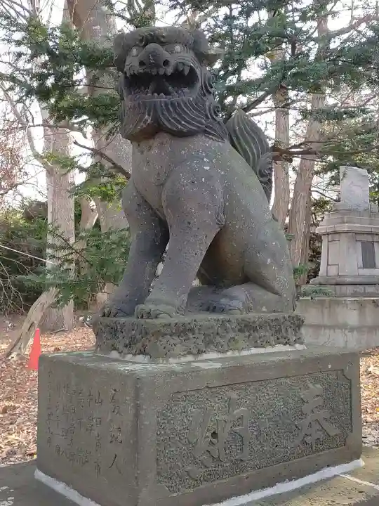 信濃神社の狛犬