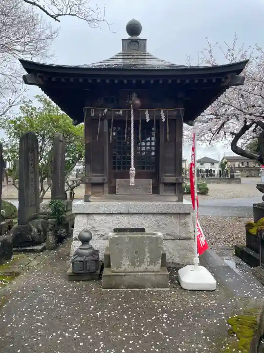 千葉寺の{uncategorized: "未分類", other: "その他", undefined: "問題あり", building: "その他建物", grave: "お墓", sacred_gate: "鳥居", guardian: "狛犬", statue: "像", buddha: "仏像", history: "歴史", nature: "自然", garden: "庭園", animal: "動物", pagoda: "塔", temizu: "手水舎", mountain_gate: "山門・神門", sanctuary: "本殿・本堂", subordinate: "末社・摂社", art: "芸術", scenery: "景色", jizo: "地蔵", ema: "絵馬", goshuin: "御朱印", omikuji: "おみくじ", items: "授与品その他", amulet: "お守り", goshuincho: "御朱印帳", eats: "食事", festival: "お祭り", votive_dance: "神楽", shichigosan: "七五三参", wedding: "結婚式", experience: "体験その他", initially: "初詣", around: "周辺", anti_infection: "感染症対策"}
