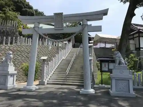 草津八幡宮の鳥居