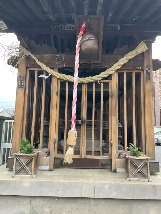 成増氷川神社の{uncategorized: "未分類", other: "その他", undefined: "問題あり", building: "その他建物", grave: "お墓", sacred_gate: "鳥居", guardian: "狛犬", statue: "像", buddha: "仏像", history: "歴史", nature: "自然", garden: "庭園", animal: "動物", pagoda: "塔", temizu: "手水舎", mountain_gate: "山門・神門", sanctuary: "本殿・本堂", subordinate: "末社・摂社", art: "芸術", scenery: "景色", jizo: "地蔵", ema: "絵馬", goshuin: "御朱印", omikuji: "おみくじ", items: "授与品その他", amulet: "お守り", goshuincho: "御朱印帳", eats: "食事", festival: "お祭り", votive_dance: "神楽", shichigosan: "七五三参", wedding: "結婚式", experience: "体験その他", initially: "初詣", around: "周辺", anti_infection: "感染症対策"}