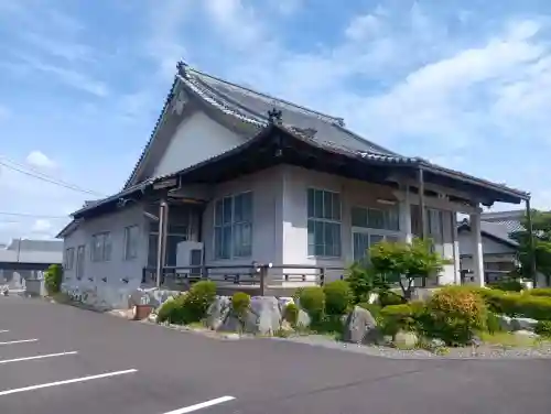 笠松別院の{uncategorized: "未分類", other: "その他", undefined: "問題あり", building: "その他建物", grave: "お墓", sacred_gate: "鳥居", guardian: "狛犬", statue: "像", buddha: "仏像", history: "歴史", nature: "自然", garden: "庭園", animal: "動物", pagoda: "塔", temizu: "手水舎", mountain_gate: "山門・神門", sanctuary: "本殿・本堂", subordinate: "末社・摂社", art: "芸術", scenery: "景色", jizo: "地蔵", ema: "絵馬", goshuin: "御朱印", omikuji: "おみくじ", items: "授与品その他", amulet: "お守り", goshuincho: "御朱印帳", eats: "食事", festival: "お祭り", votive_dance: "神楽", shichigosan: "七五三参", wedding: "結婚式", experience: "体験その他", initially: "初詣", around: "周辺", anti_infection: "感染症対策"}