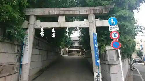 幡ヶ谷氷川神社の鳥居