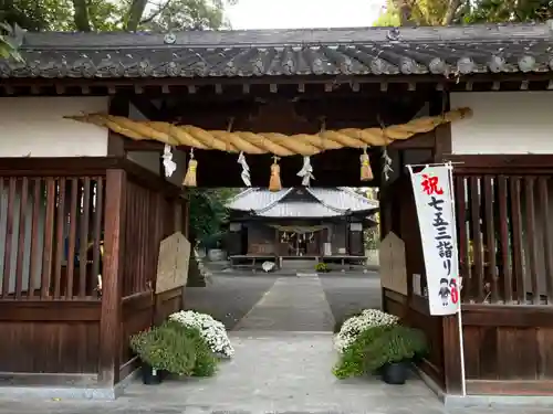 綾延神社の山門・神門