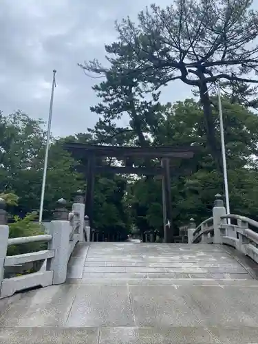 寒川神社の鳥居