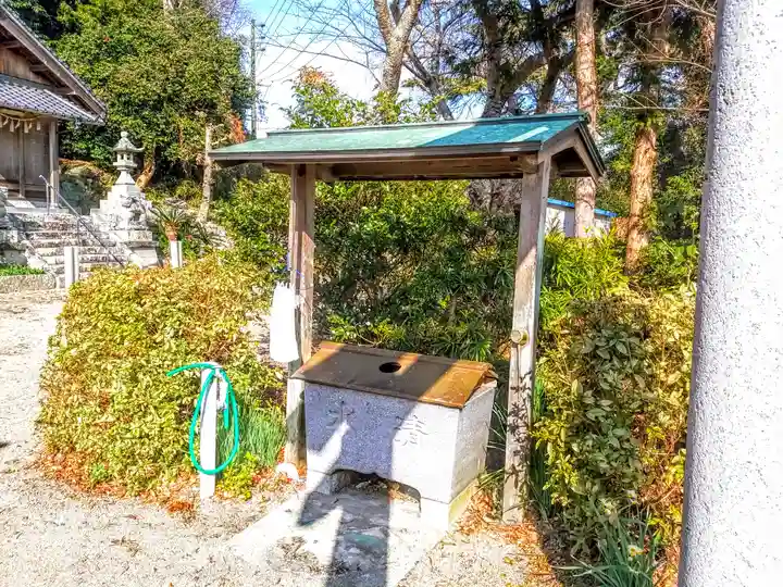 八幡社の手水舎