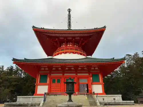 壇上伽藍の{uncategorized: "未分類", other: "その他", undefined: "問題あり", building: "その他建物", grave: "お墓", sacred_gate: "鳥居", guardian: "狛犬", statue: "像", buddha: "仏像", history: "歴史", nature: "自然", garden: "庭園", animal: "動物", pagoda: "塔", temizu: "手水舎", mountain_gate: "山門・神門", sanctuary: "本殿・本堂", subordinate: "末社・摂社", art: "芸術", scenery: "景色", jizo: "地蔵", ema: "絵馬", goshuin: "御朱印", omikuji: "おみくじ", items: "授与品その他", amulet: "お守り", goshuincho: "御朱印帳", eats: "食事", festival: "お祭り", votive_dance: "神楽", shichigosan: "七五三参", wedding: "結婚式", experience: "体験その他", initially: "初詣", around: "周辺", anti_infection: "感染症対策"}
