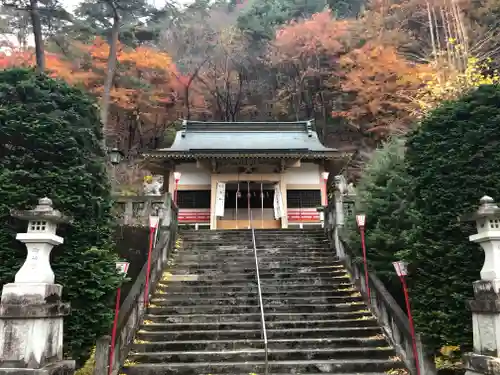 藤原町護国神社の本殿