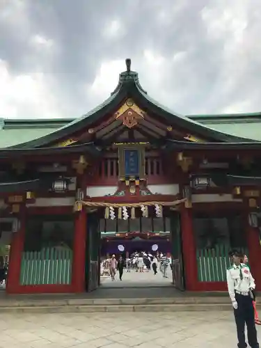 日枝神社の山門