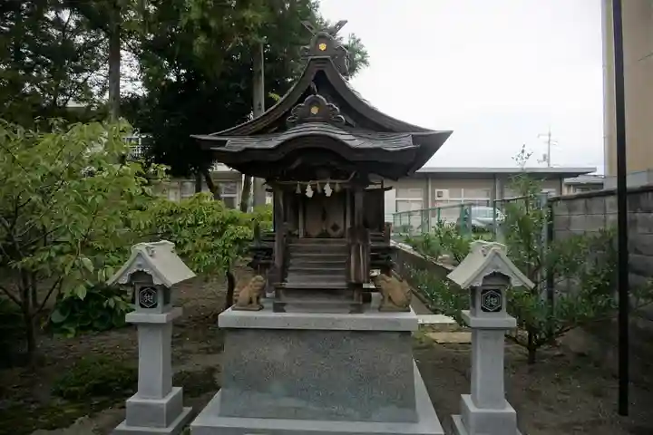 阿羅波比神社の末社・摂社