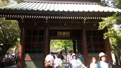 高徳院の山門・神門