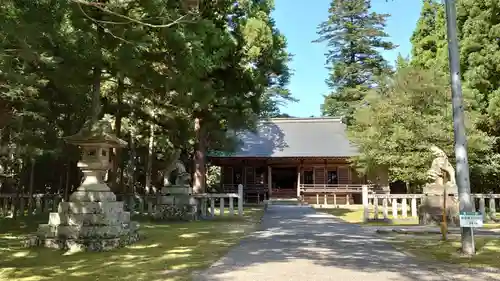 倭文神社の建物その他