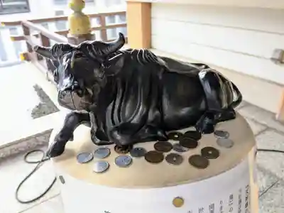 彌彦神社　(伊夜日子神社)の像