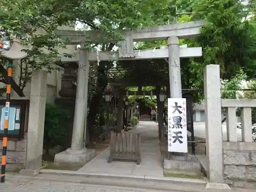 千住本氷川神社の鳥居