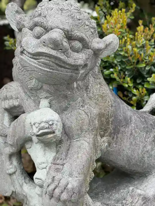 出雲大社沖縄分社の狛犬