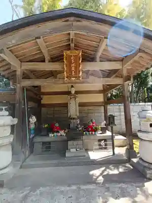 光専寺の{uncategorized: "未分類", other: "その他", undefined: "問題あり", building: "その他建物", grave: "お墓", sacred_gate: "鳥居", guardian: "狛犬", statue: "像", buddha: "仏像", history: "歴史", nature: "自然", garden: "庭園", animal: "動物", pagoda: "塔", temizu: "手水舎", mountain_gate: "山門・神門", sanctuary: "本殿・本堂", subordinate: "末社・摂社", art: "芸術", scenery: "景色", jizo: "地蔵", ema: "絵馬", goshuin: "御朱印", omikuji: "おみくじ", items: "授与品その他", amulet: "お守り", goshuincho: "御朱印帳", eats: "食事", festival: "お祭り", votive_dance: "神楽", shichigosan: "七五三参", wedding: "結婚式", experience: "体験その他", initially: "初詣", around: "周辺", anti_infection: "感染症対策"}