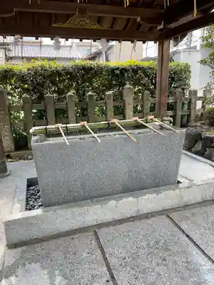 西院春日神社の手水舎