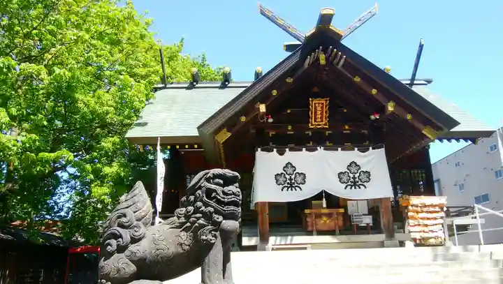 札幌諏訪神社の本殿・本堂