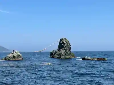 ビシャゴ浦姉妹岩の景色