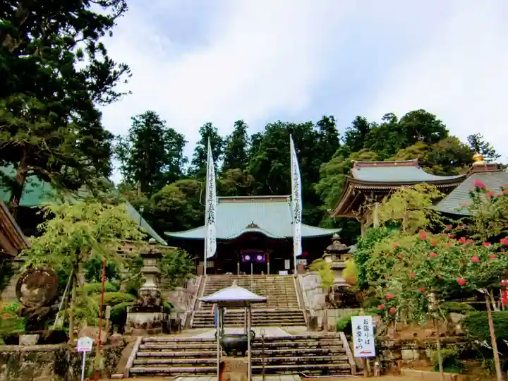 清澄寺の本殿・本堂