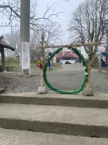 釧路一之宮 厳島神社の{uncategorized: "未分類", other: "その他", undefined: "問題あり", building: "その他建物", grave: "お墓", sacred_gate: "鳥居", guardian: "狛犬", statue: "像", buddha: "仏像", history: "歴史", nature: "自然", garden: "庭園", animal: "動物", pagoda: "塔", temizu: "手水舎", mountain_gate: "山門・神門", sanctuary: "本殿・本堂", subordinate: "末社・摂社", art: "芸術", scenery: "景色", jizo: "地蔵", ema: "絵馬", goshuin: "御朱印", omikuji: "おみくじ", items: "授与品その他", amulet: "お守り", goshuincho: "御朱印帳", eats: "食事", festival: "お祭り", votive_dance: "神楽", shichigosan: "七五三参", wedding: "結婚式", experience: "体験その他", initially: "初詣", around: "周辺", anti_infection: "感染症対策"}