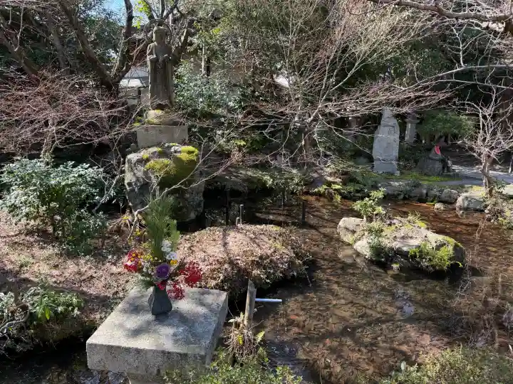 舎那院の{uncategorized: "未分類", other: "その他", undefined: "問題あり", building: "その他建物", grave: "お墓", sacred_gate: "鳥居", guardian: "狛犬", statue: "像", buddha: "仏像", history: "歴史", nature: "自然", garden: "庭園", animal: "動物", pagoda: "塔", temizu: "手水舎", mountain_gate: "山門・神門", sanctuary: "本殿・本堂", subordinate: "末社・摂社", art: "芸術", scenery: "景色", jizo: "地蔵", ema: "絵馬", goshuin: "御朱印", omikuji: "おみくじ", items: "授与品その他", amulet: "お守り", goshuincho: "御朱印帳", eats: "食事", festival: "お祭り", votive_dance: "神楽", shichigosan: "七五三参", wedding: "結婚式", experience: "体験その他", initially: "初詣", around: "周辺", anti_infection: "感染症対策"}
