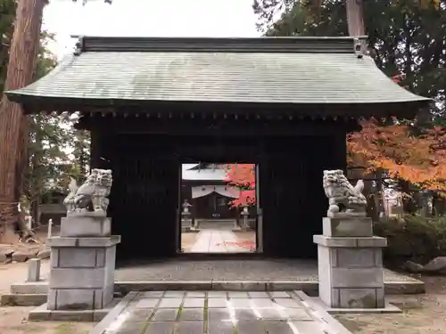 大井俣神社の山門・神門