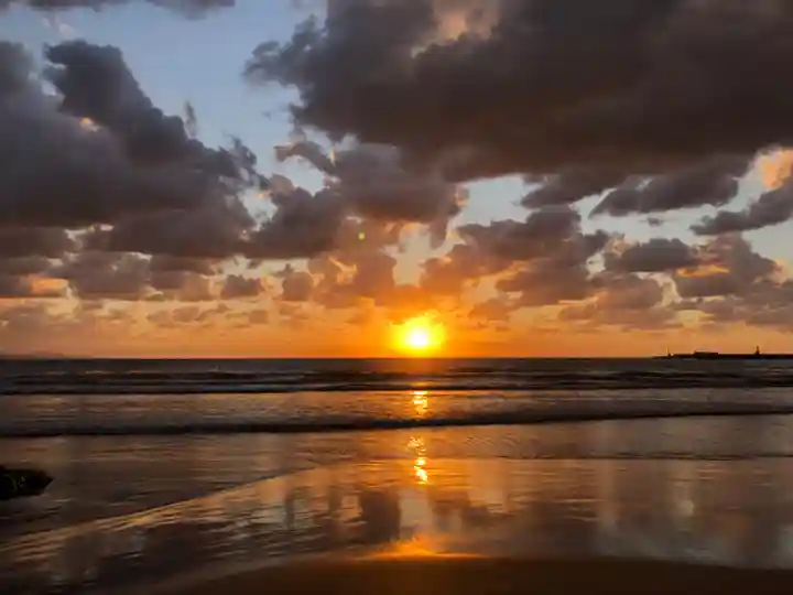 稲佐の浜 弁天島の景色