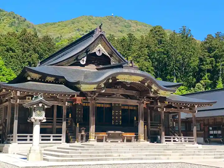 彌彦神社の{uncategorized: "未分類", other: "その他", undefined: "問題あり", building: "その他建物", grave: "お墓", sacred_gate: "鳥居", guardian: "狛犬", statue: "像", buddha: "仏像", history: "歴史", nature: "自然", garden: "庭園", animal: "動物", pagoda: "塔", temizu: "手水舎", mountain_gate: "山門・神門", sanctuary: "本殿・本堂", subordinate: "末社・摂社", art: "芸術", scenery: "景色", jizo: "地蔵", ema: "絵馬", goshuin: "御朱印", omikuji: "おみくじ", items: "授与品その他", amulet: "お守り", goshuincho: "御朱印帳", eats: "食事", festival: "お祭り", votive_dance: "神楽", shichigosan: "七五三参", wedding: "結婚式", experience: "体験その他", initially: "初詣", around: "周辺", anti_infection: "感染症対策"}