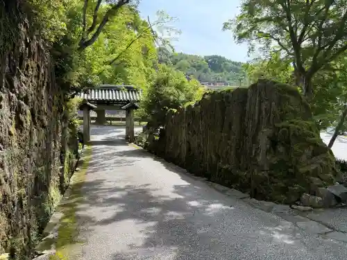 興聖寺（興聖寶林禅寺）の{uncategorized: "未分類", other: "その他", undefined: "問題あり", building: "その他建物", grave: "お墓", sacred_gate: "鳥居", guardian: "狛犬", statue: "像", buddha: "仏像", history: "歴史", nature: "自然", garden: "庭園", animal: "動物", pagoda: "塔", temizu: "手水舎", mountain_gate: "山門・神門", sanctuary: "本殿・本堂", subordinate: "末社・摂社", art: "芸術", scenery: "景色", jizo: "地蔵", ema: "絵馬", goshuin: "御朱印", omikuji: "おみくじ", items: "授与品その他", amulet: "お守り", goshuincho: "御朱印帳", eats: "食事", festival: "お祭り", votive_dance: "神楽", shichigosan: "七五三参", wedding: "結婚式", experience: "体験その他", initially: "初詣", around: "周辺", anti_infection: "感染症対策"}