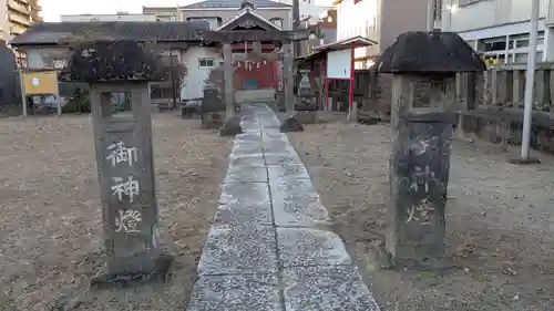 宵稲荷神社の庭園
