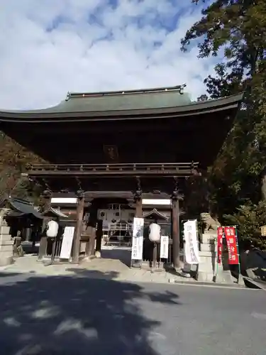 日牟禮八幡宮の山門