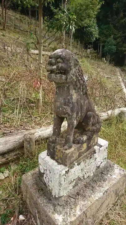 五十鈴神社の狛犬
