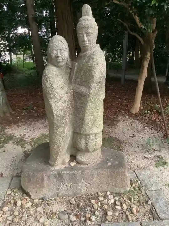 両社宮神社(宮町)の像