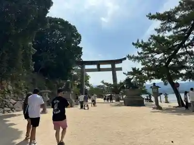 厳島神社の鳥居