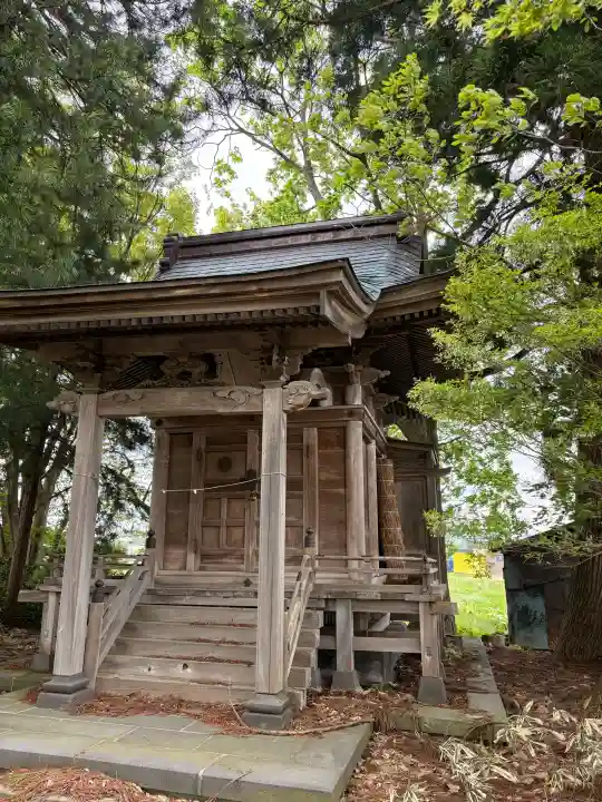 旭川神社の{uncategorized: "未分類", other: "その他", undefined: "問題あり", building: "その他建物", grave: "お墓", sacred_gate: "鳥居", guardian: "狛犬", statue: "像", buddha: "仏像", history: "歴史", nature: "自然", garden: "庭園", animal: "動物", pagoda: "塔", temizu: "手水舎", mountain_gate: "山門・神門", sanctuary: "本殿・本堂", subordinate: "末社・摂社", art: "芸術", scenery: "景色", jizo: "地蔵", ema: "絵馬", goshuin: "御朱印", omikuji: "おみくじ", items: "授与品その他", amulet: "お守り", goshuincho: "御朱印帳", eats: "食事", festival: "お祭り", votive_dance: "神楽", shichigosan: "七五三参", wedding: "結婚式", experience: "体験その他", initially: "初詣", around: "周辺", anti_infection: "感染症対策"}