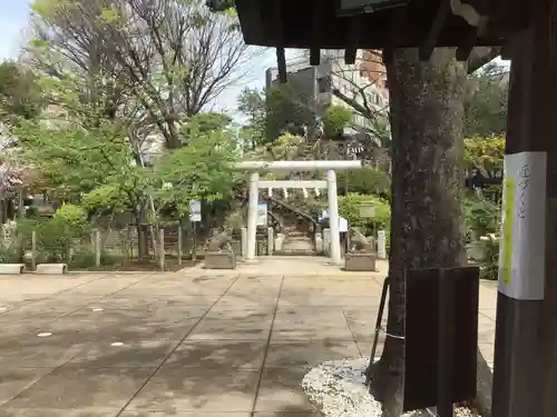 鳩森八幡神社の庭園