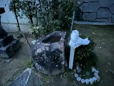 湯神社の{uncategorized: "未分類", other: "その他", undefined: "問題あり", building: "その他建物", grave: "お墓", sacred_gate: "鳥居", guardian: "狛犬", statue: "像", buddha: "仏像", history: "歴史", nature: "自然", garden: "庭園", animal: "動物", pagoda: "塔", temizu: "手水舎", mountain_gate: "山門・神門", sanctuary: "本殿・本堂", subordinate: "末社・摂社", art: "芸術", scenery: "景色", jizo: "地蔵", ema: "絵馬", goshuin: "御朱印", omikuji: "おみくじ", items: "授与品その他", amulet: "お守り", goshuincho: "御朱印帳", eats: "食事", festival: "お祭り", votive_dance: "神楽", shichigosan: "七五三参", wedding: "結婚式", experience: "体験その他", initially: "初詣", around: "周辺", anti_infection: "感染症対策"}