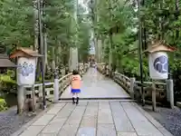 高野山金剛峯寺奥の院の山門・神門