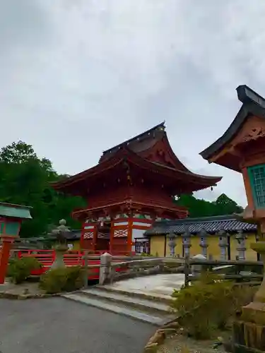 美濃國一宮　南宮大社の山門・神門