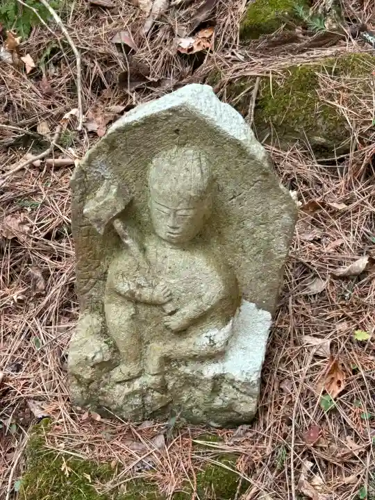 修那羅山安宮神社の{uncategorized: "未分類", other: "その他", undefined: "問題あり", building: "その他建物", grave: "お墓", sacred_gate: "鳥居", guardian: "狛犬", statue: "像", buddha: "仏像", history: "歴史", nature: "自然", garden: "庭園", animal: "動物", pagoda: "塔", temizu: "手水舎", mountain_gate: "山門・神門", sanctuary: "本殿・本堂", subordinate: "末社・摂社", art: "芸術", scenery: "景色", jizo: "地蔵", ema: "絵馬", goshuin: "御朱印", omikuji: "おみくじ", items: "授与品その他", amulet: "お守り", goshuincho: "御朱印帳", eats: "食事", festival: "お祭り", votive_dance: "神楽", shichigosan: "七五三参", wedding: "結婚式", experience: "体験その他", initially: "初詣", around: "周辺", anti_infection: "感染症対策"}