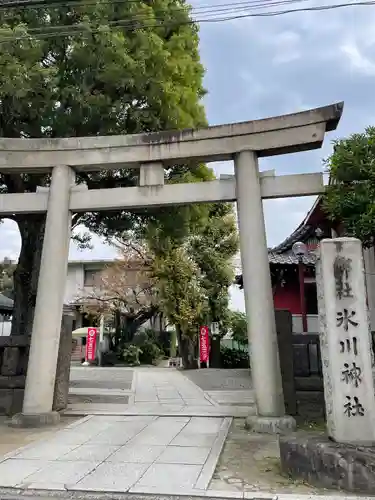 麻布氷川神社の鳥居