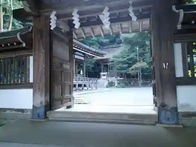 月読神社（松尾大社摂社）の山門・神門