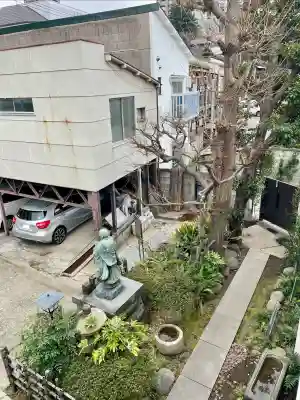 妙顕寺の{uncategorized: "未分類", other: "その他", undefined: "問題あり", building: "その他建物", grave: "お墓", sacred_gate: "鳥居", guardian: "狛犬", statue: "像", buddha: "仏像", history: "歴史", nature: "自然", garden: "庭園", animal: "動物", pagoda: "塔", temizu: "手水舎", mountain_gate: "山門・神門", sanctuary: "本殿・本堂", subordinate: "末社・摂社", art: "芸術", scenery: "景色", jizo: "地蔵", ema: "絵馬", goshuin: "御朱印", omikuji: "おみくじ", items: "授与品その他", amulet: "お守り", goshuincho: "御朱印帳", eats: "食事", festival: "お祭り", votive_dance: "神楽", shichigosan: "七五三参", wedding: "結婚式", experience: "体験その他", initially: "初詣", around: "周辺", anti_infection: "感染症対策"}